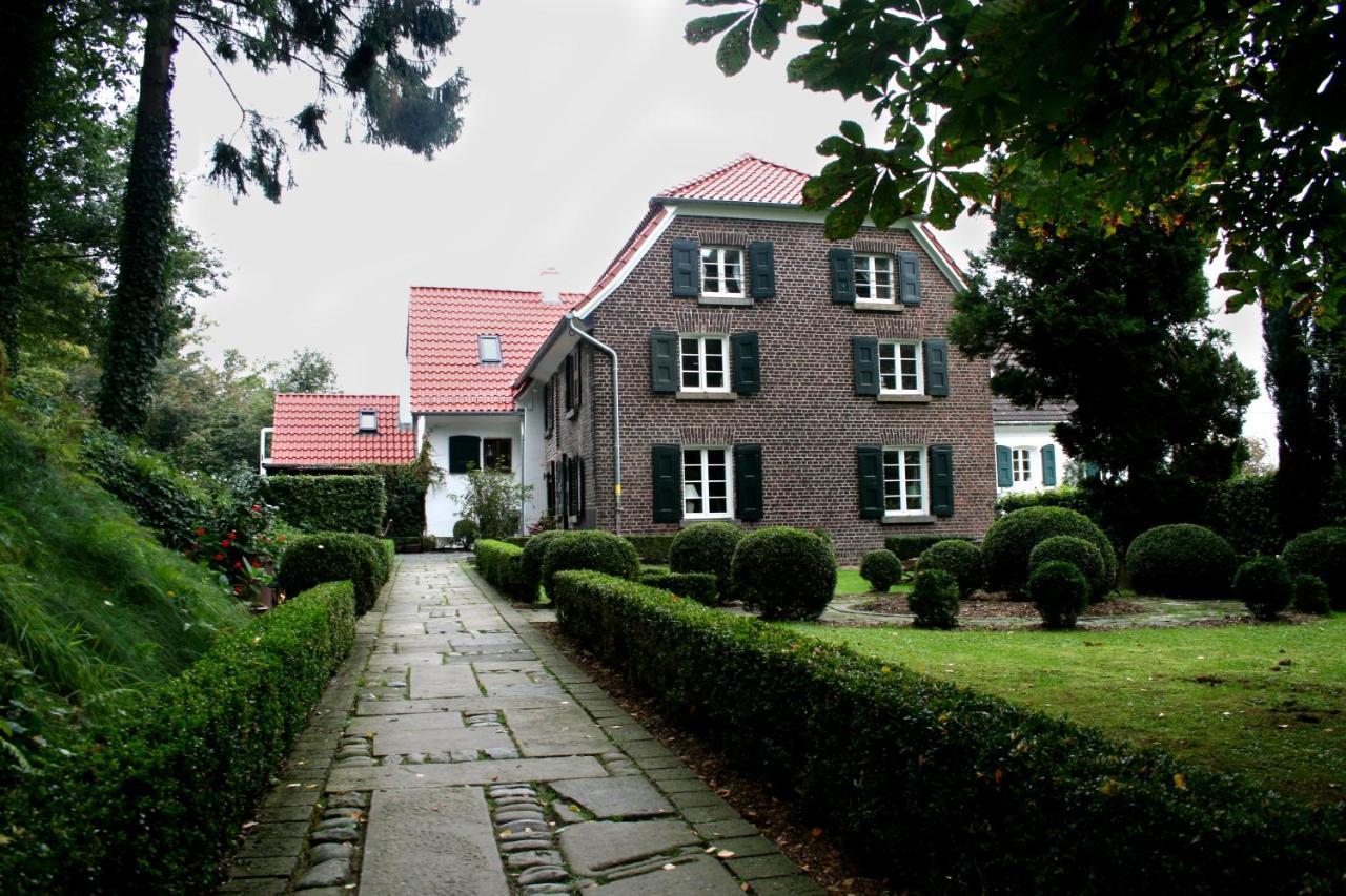 Landhaus In Idyllischer, Ruhiger Lage Und Flughafennaehe Ratingen Extérieur photo